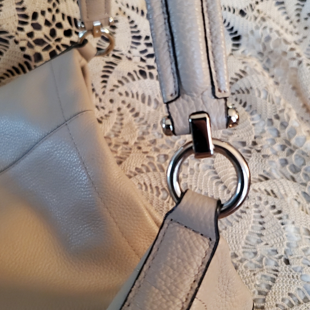Tan Coach Purse - Picture 9 of 13